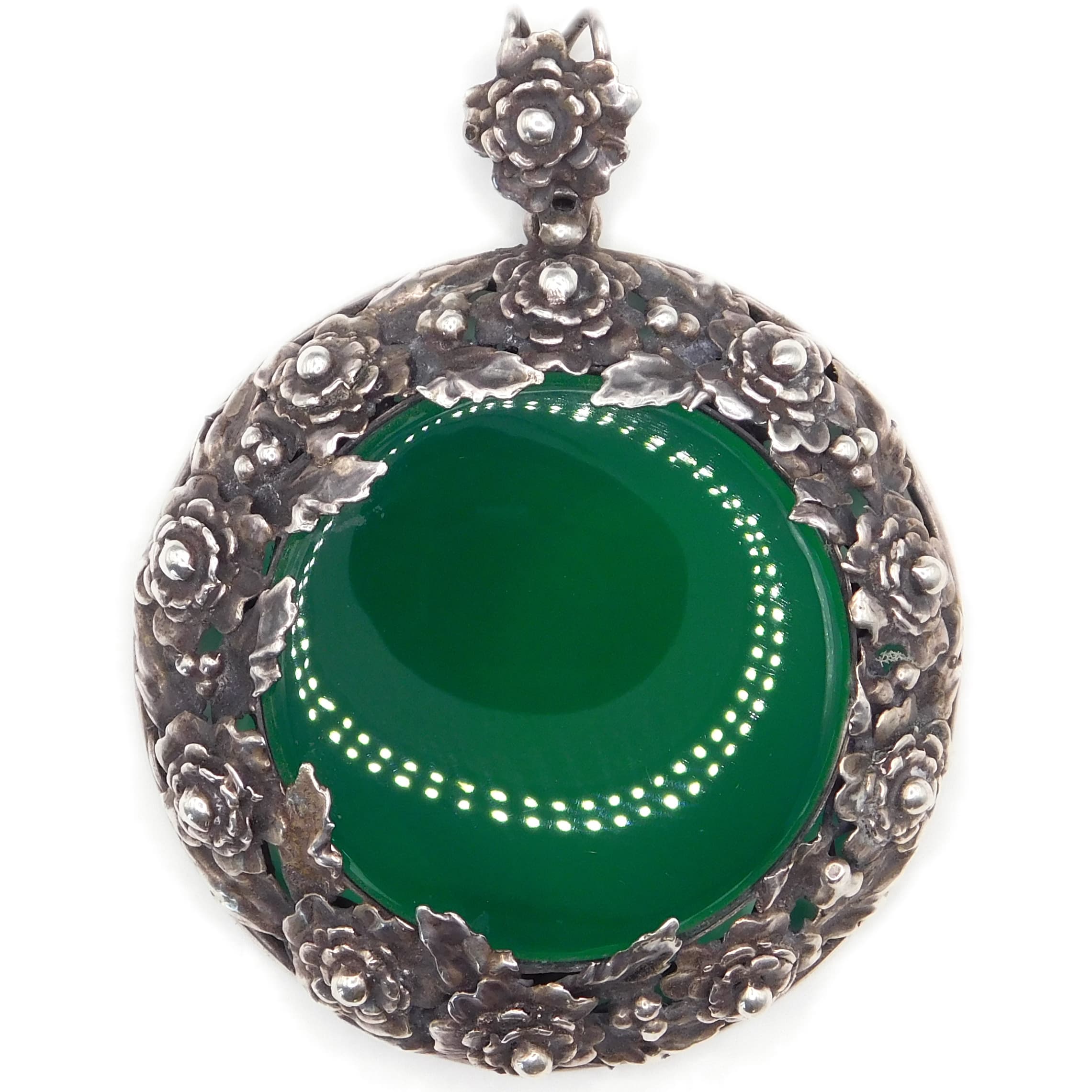 VINTAGE SILVER FILIGREE PENDANT WITH GREEN CHALCEDONY CABOCLE & ROSE DETAIL