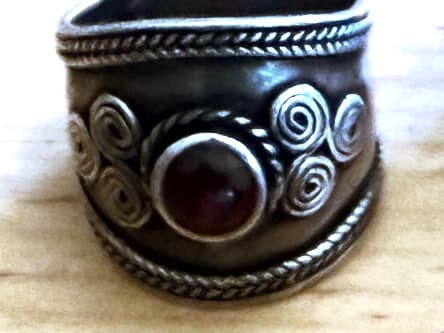 BOHEMIAN SILVER TONE SCROLLWORK WIDE BAND RING WITH RED CABOCHON STONE